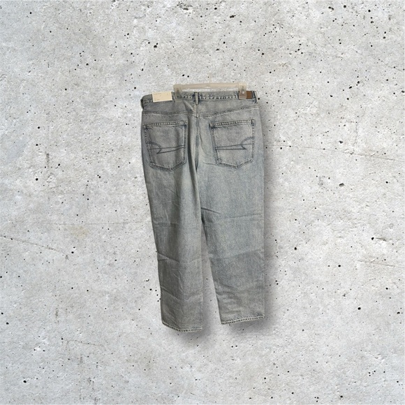 American eagle women’s Light Wash Jeans - Picture 2 of 4